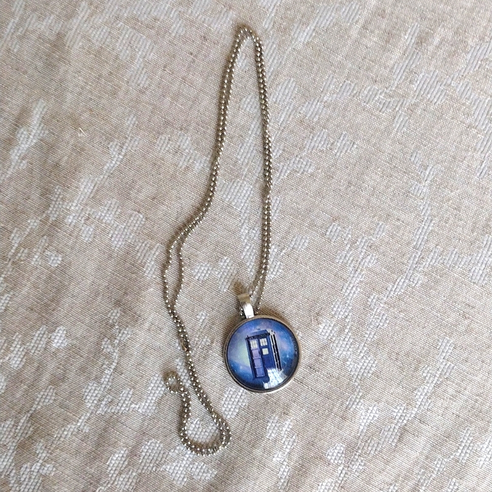 Doctor Who Tardis Cabochon Necklace